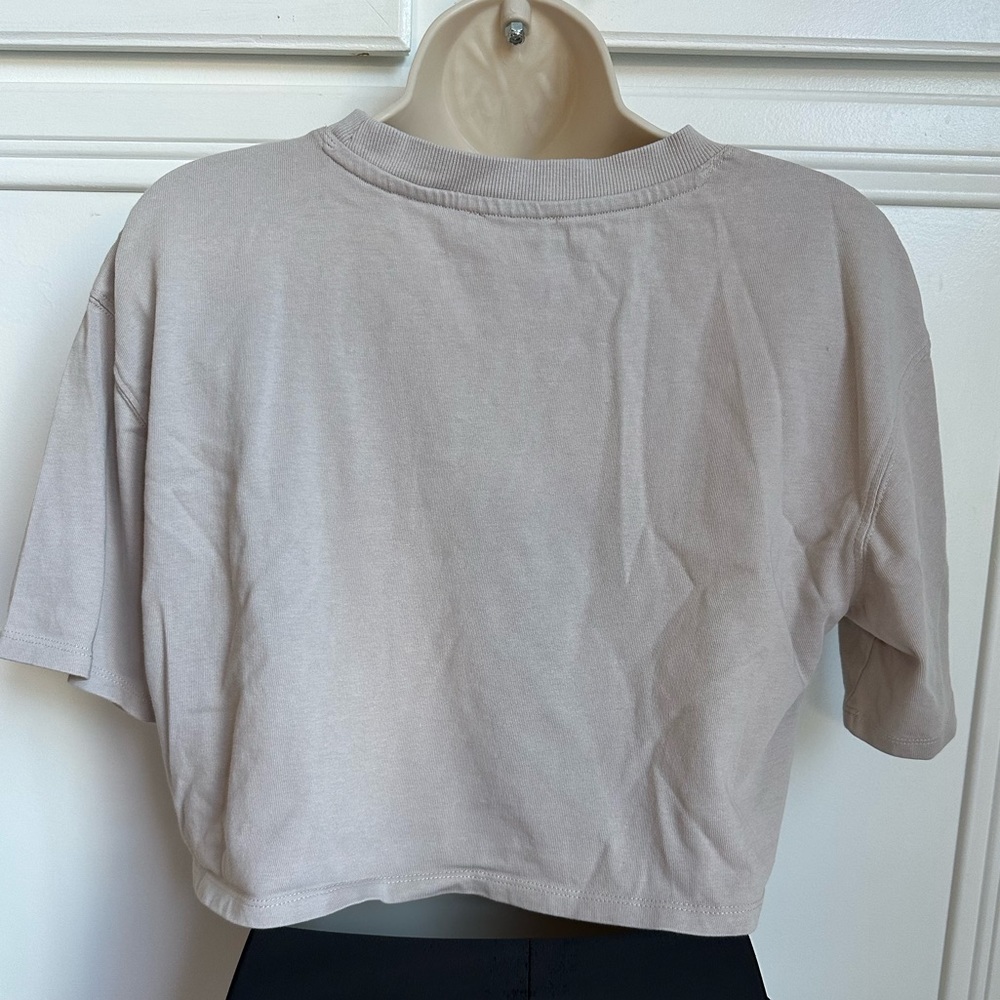 ZARA tan/cream cropped T-shirt. Size Small. - Picture 2 of 7